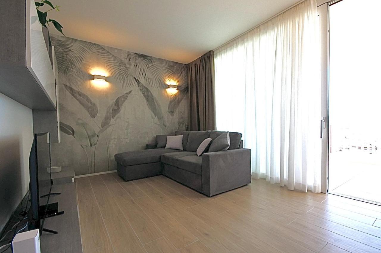 Apartment Blu Homes Efstyle *